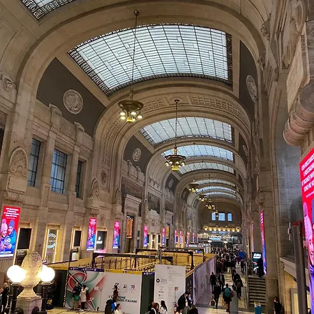 Station * Milánó