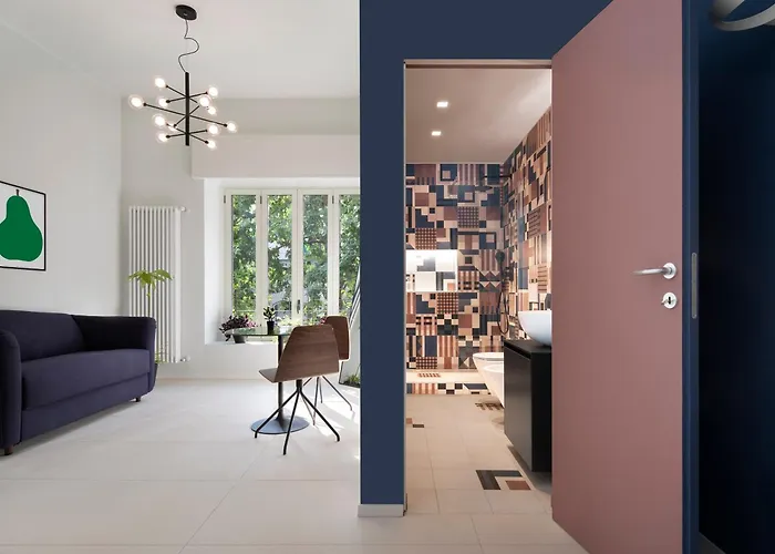 Station Apartment *